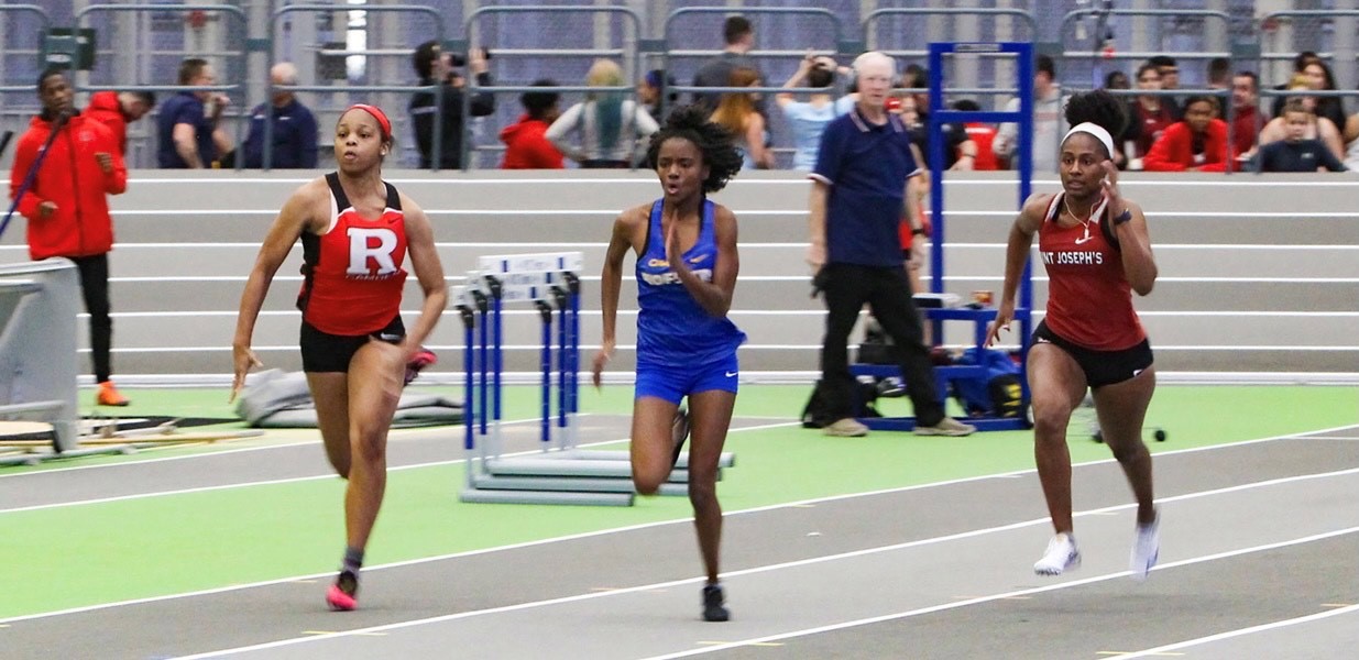 Latoya Holmes running her race