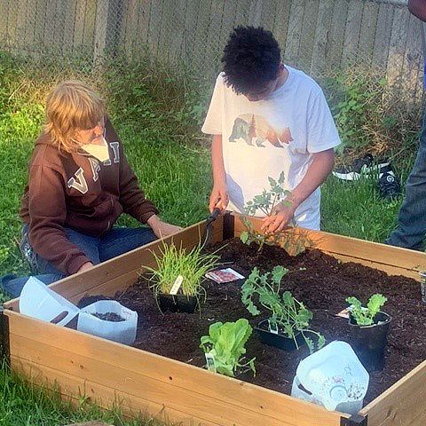 Baltimore scholars get outside and learn about gardening