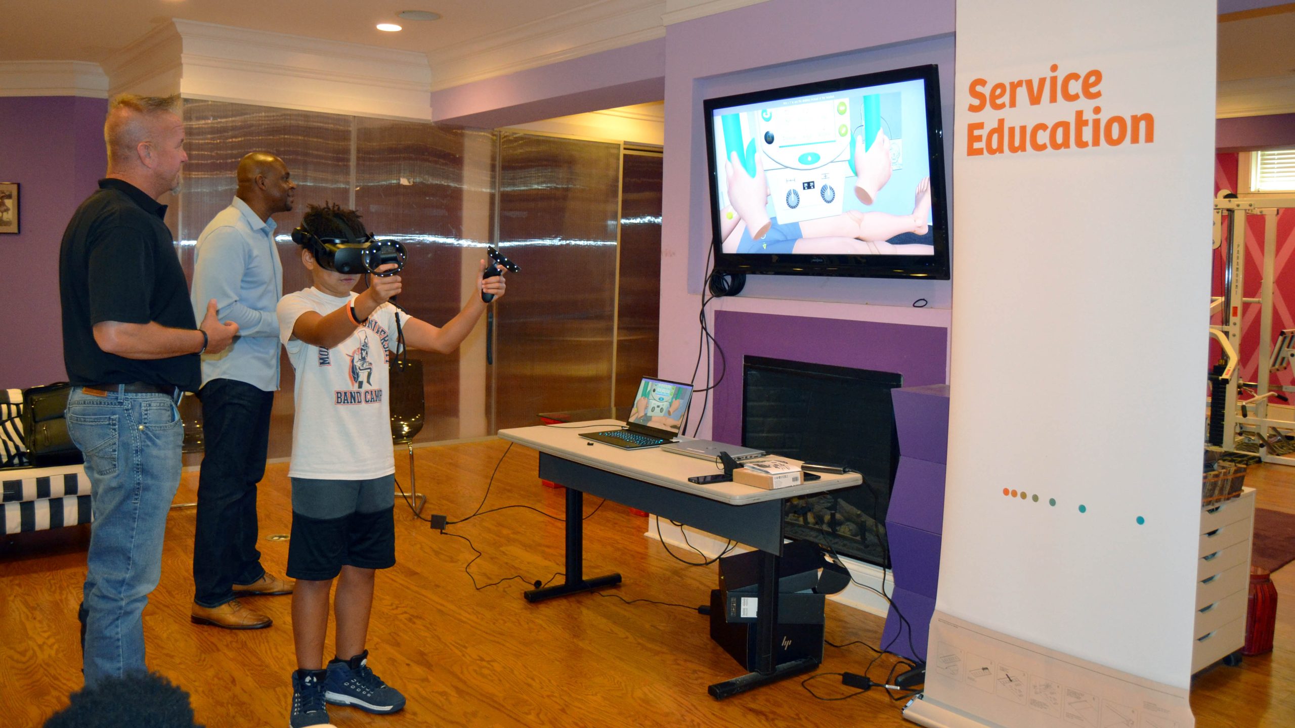 St. louis Scholars learn and explore sciences in Virtual Reality